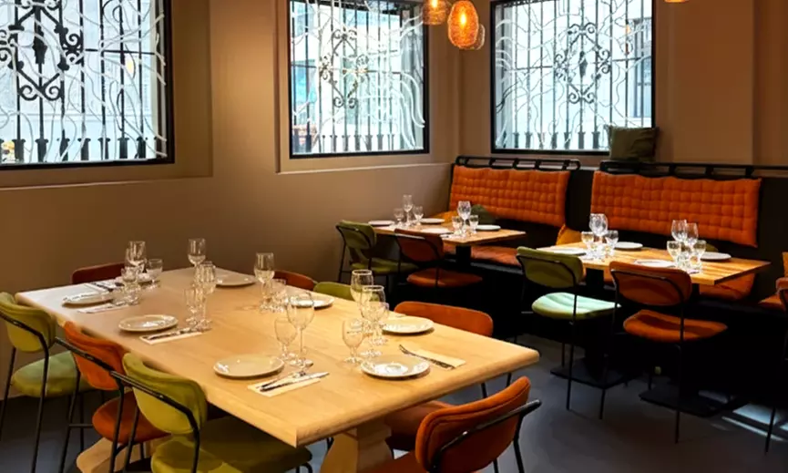 Menú para 2 o 4 personas con entrantes a compartir, principales y vino