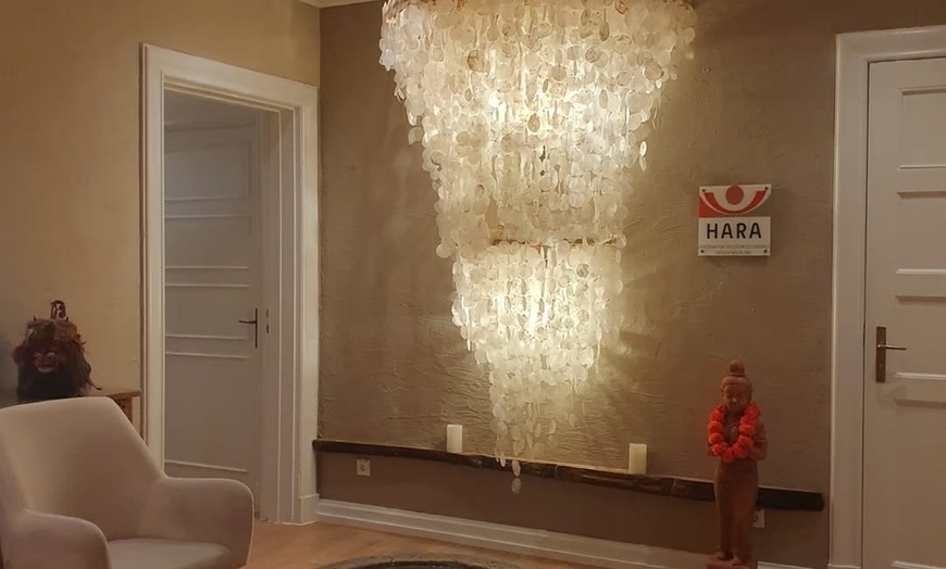 Image 3: Schalte ab: Wohltuende Gua-Sha-Massage nach Wahl 