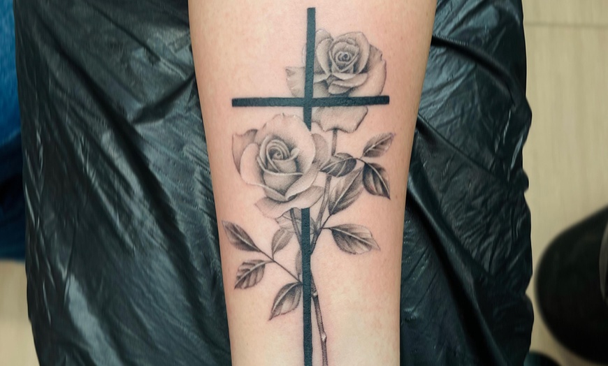 Image 10: 1 kleines oder mittelgroßes Tattoo oder kleines Partnertattoo