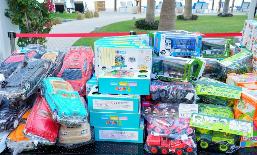 Image 6: 5* Christmas Day Brunch with Soft/House Drink, Cooking & Kid Activity