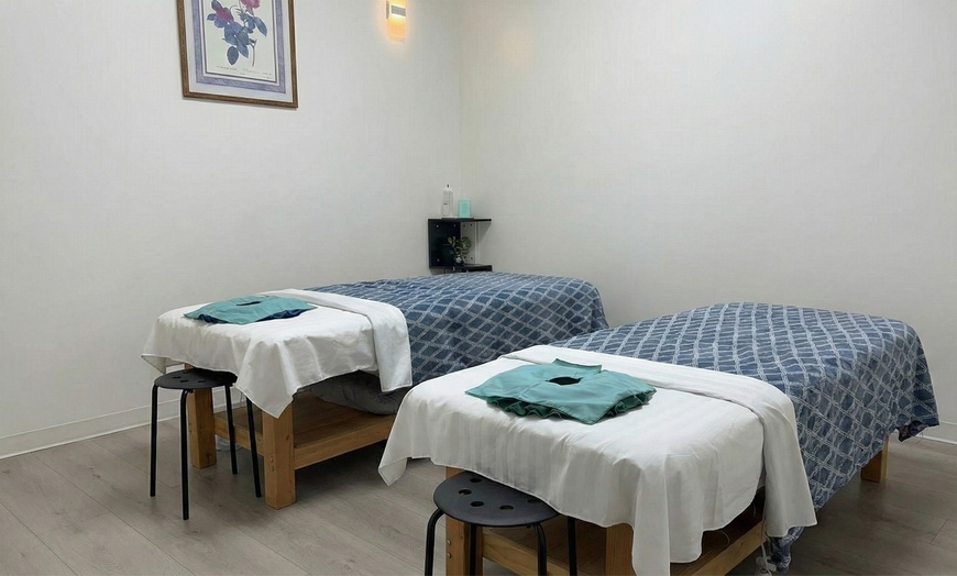 Image 6: 60 or 90-Min Deep Tissue Massage w/ Warm Oil, Hot Towels & Hot Stones