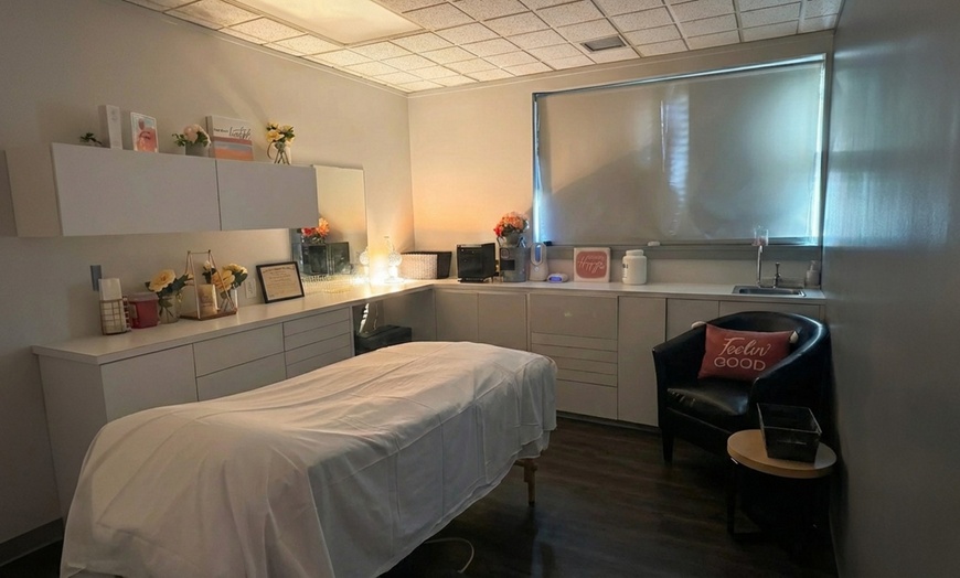 Image 2: 60-Min Swedish or Hot Stone Massage w/ Optional 30 Min Express Facial