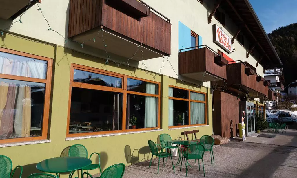 Trento: colazione o mezza pensione e area wellness fino a 4 persone