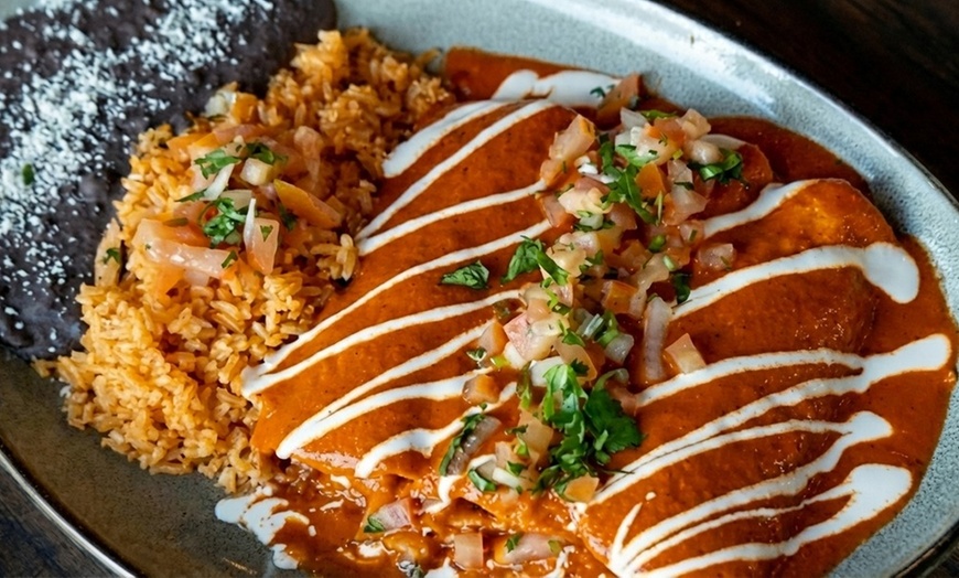 Image 5: Enjoy authentic Mexican cuisine at Que Onda Tacobar