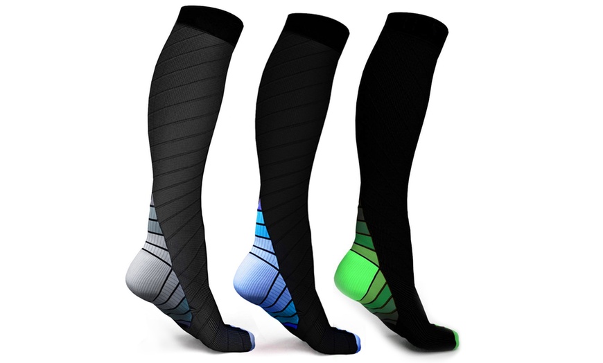 Image 8: 1x oder 3x Sport-Kompressionssocken