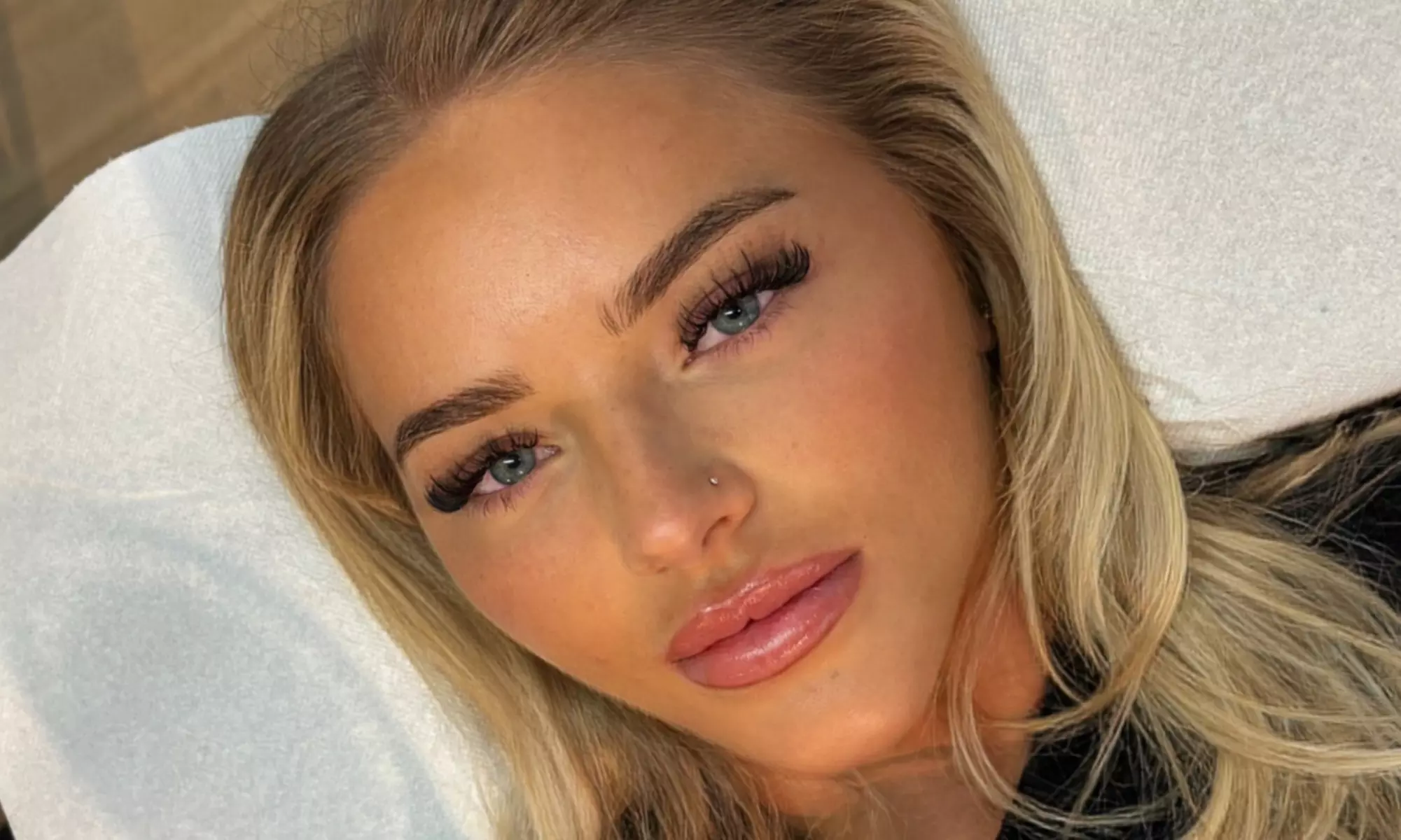 Light-Volumen-Wimpernverlängerung für 1 Person bei SKBeauty - Primary Image