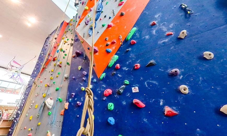 Image 4: Top Rock Indoor Climbing Session at K2 Crawley 