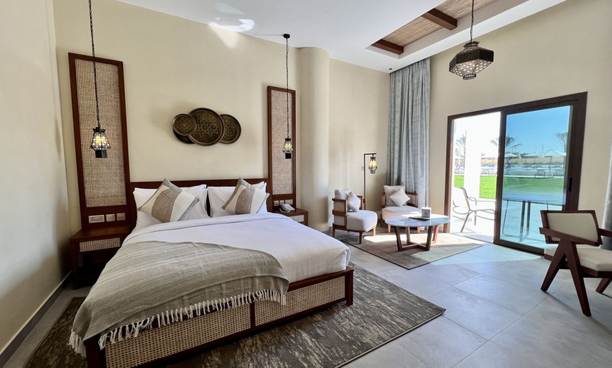 Image 2: 4* Abu Dhabi: One or Two-Night Stay with Breakfast or Half Board