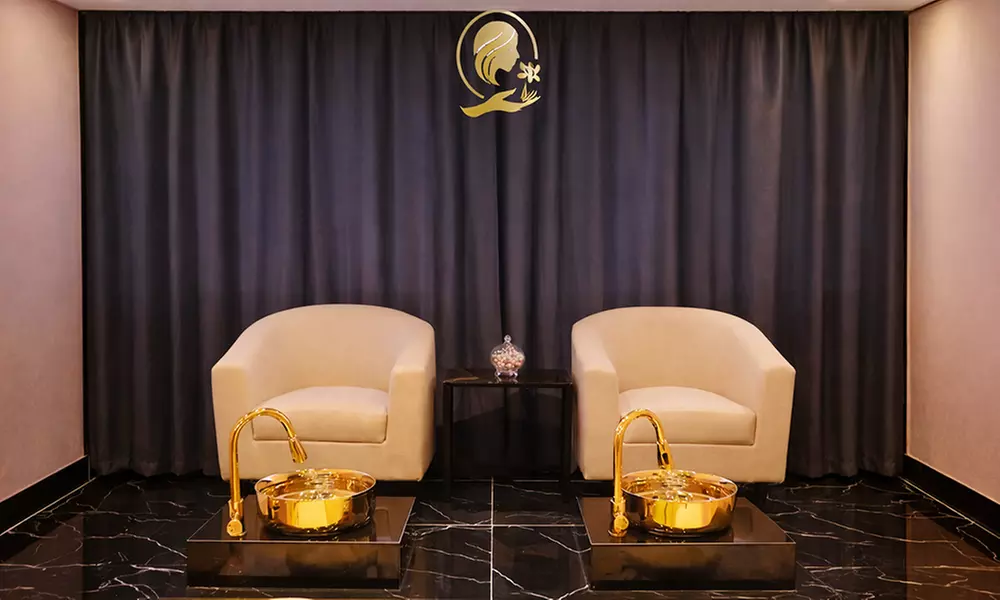 Full Body Aromatherapy Spa + Optional Blowdry or Moroccan Bath