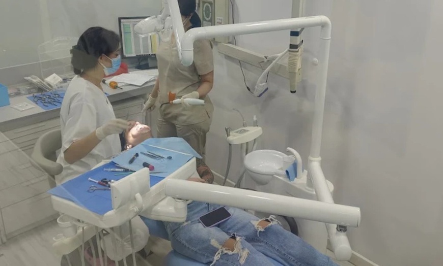 Image 4: Limpieza bucal con revisión y opción a blanqueamiento dental led