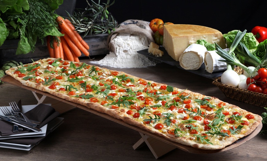 Image 1: 1/2 oder 1 Meter-Pizza nach Wahl für 1 Person