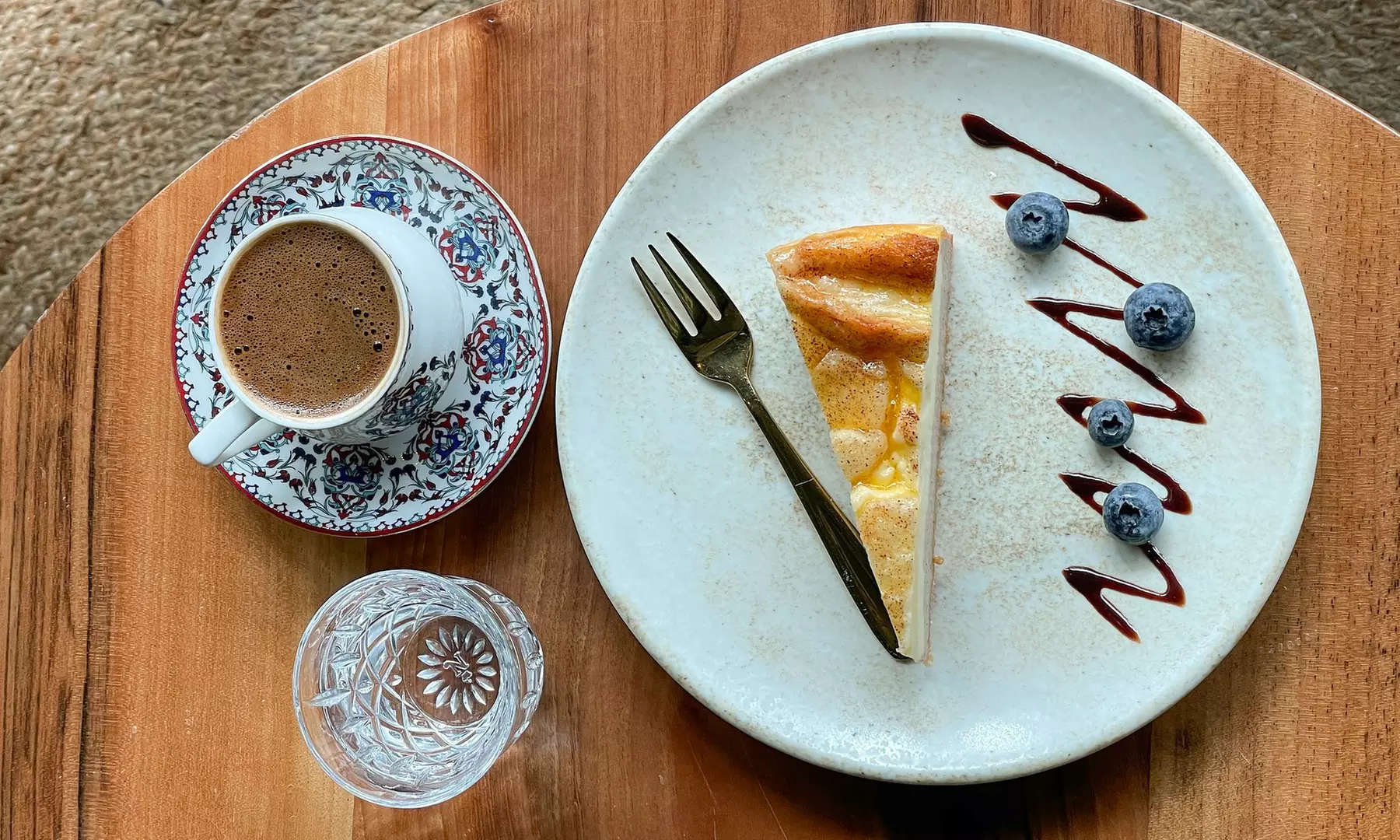 Leckeres Frühstück inkl. Heißgetränk nach Wahl für 1 oder 2 Personen