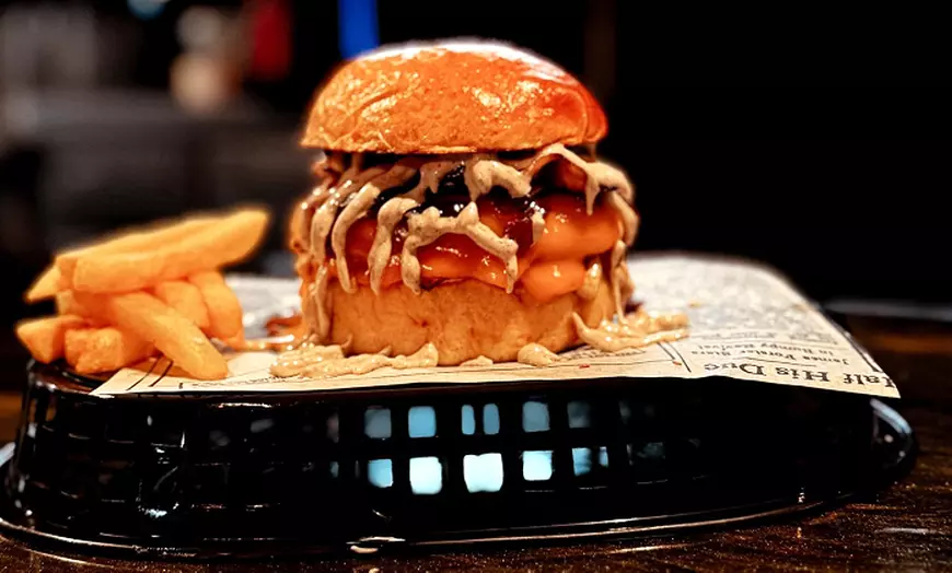 Image 7: Menú de hamburguesa smash o prime para 2 o 4 personas, postre y bebida