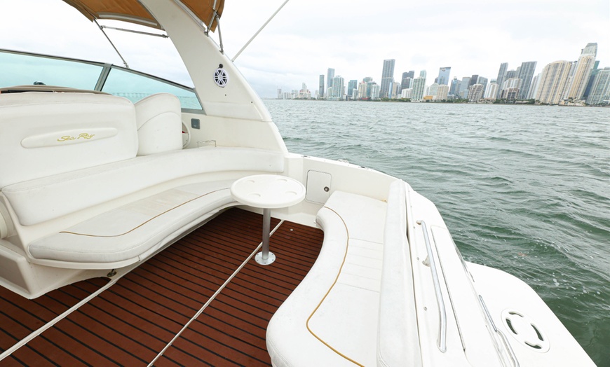 Image 7: 2, 4, 6 or 8 Hrs SeaRay Sundeck or 2 or 4 Hrs Sundancer Rental