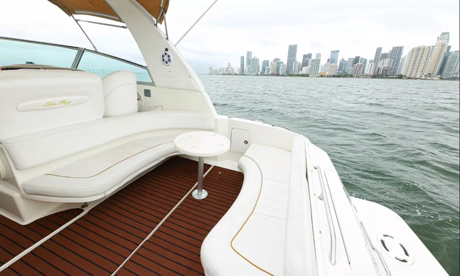 2, 4, 6 or 8 Hrs SeaRay Sundeck or 2 or 4 Hrs Sundancer Rental