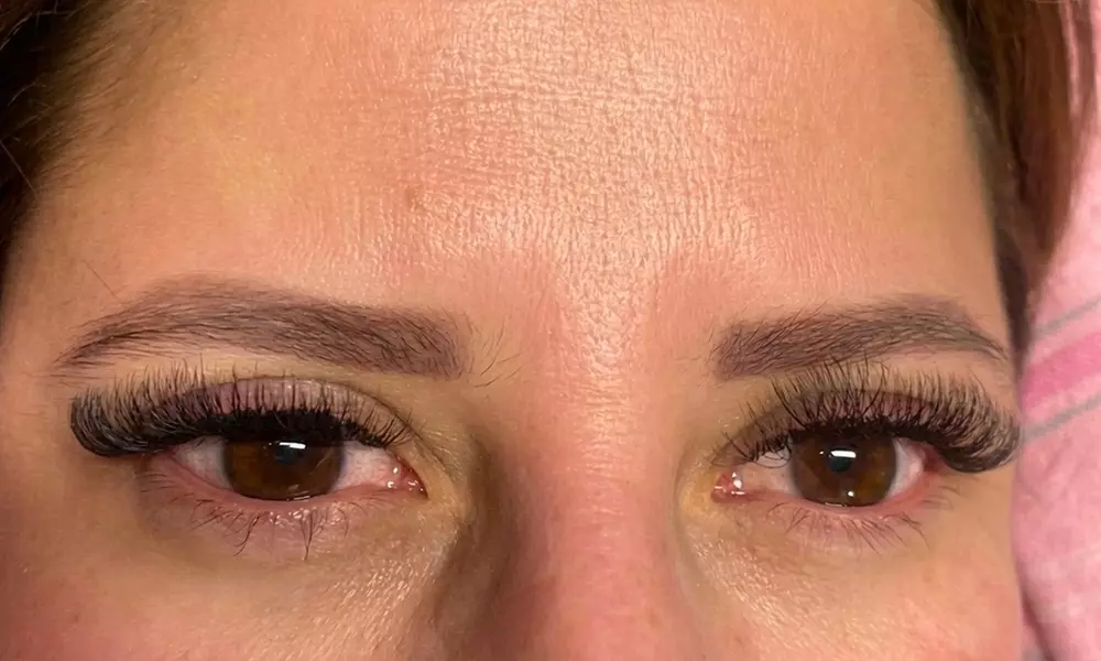 Classic Extensions or 3D or 6D Lash Extensions w/ Optional 2 Week Fill