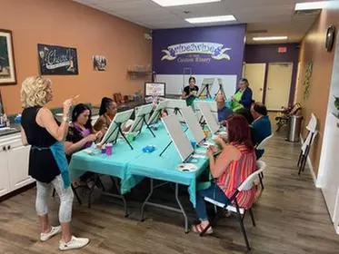 Enjoy Fresh, Low-Sulfite Wines & Customizable Tasting Experiences