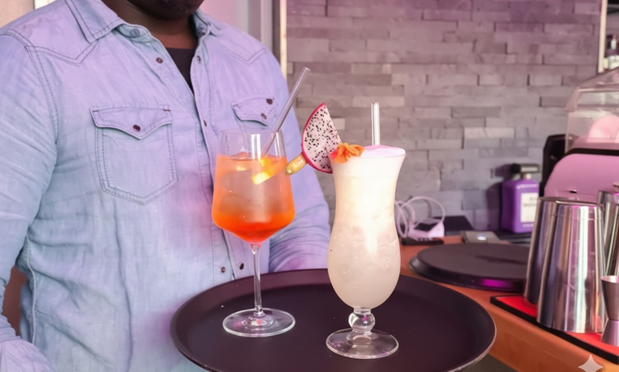 Image 2: Einsteiger-Cocktailkurs in Düsseldorf für 1 - 4 Personen