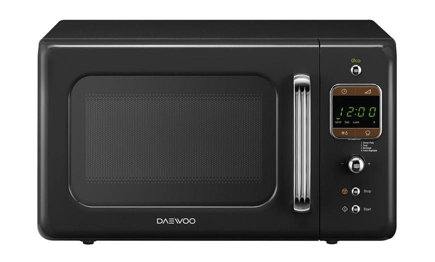 Image 6: Daewoo Retro-Style Microwave