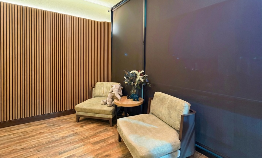 Image 2: Your Private Escape: 60 or 90-Minute Professional Massage 