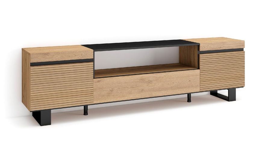 Image 26: Mueble para TV con acabado en roble y opción a chimenea eléctrica