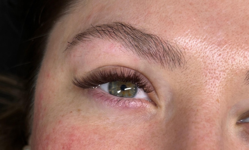 Image 4: Classic, Light Volume or Volume Eyelash Extensions for a Natural Look
