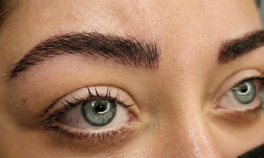 Enhance your Brows with One Microblading 3D Brows Session