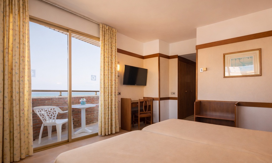 Image 2: Famille : ESPAGNE ⛱️ | Santa Susanna - Hôtel Royal Sun 4*