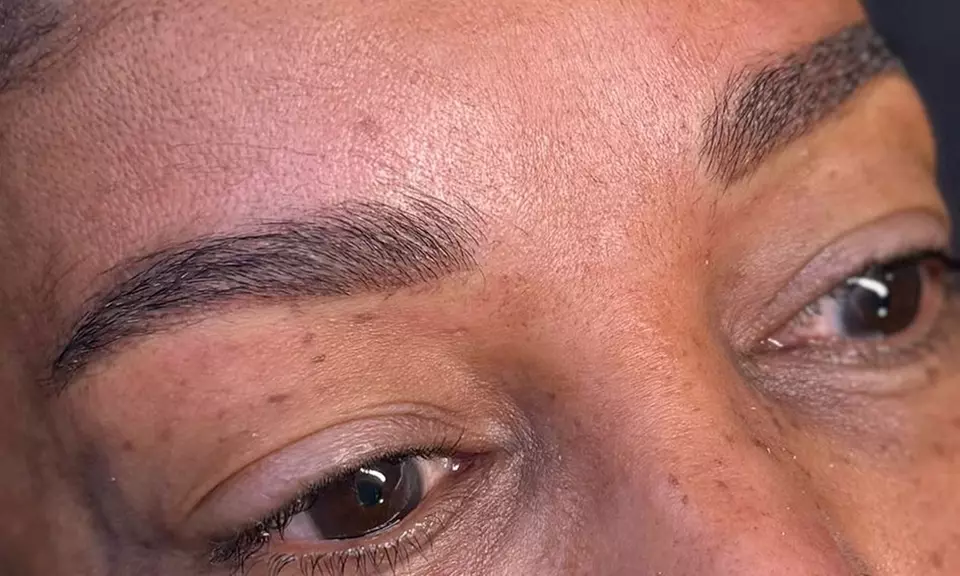 Natuurlijk gevormde wenkbrauwen zonder gedoe: powderbrows