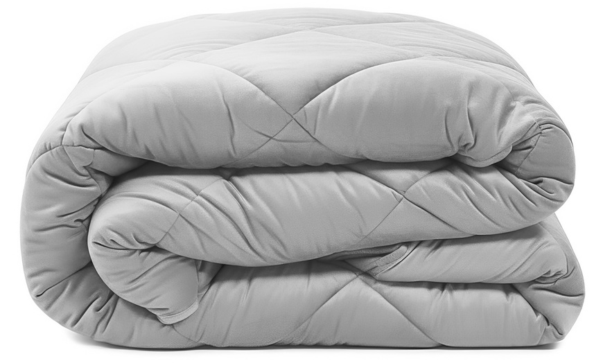 Image 11: Trapunta in velluto Irina