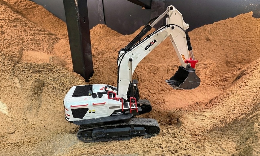 Image 11: Kids Digger Party at Jump Giants Leicester - Private Room & Food