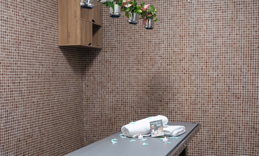 Image 14: Circuito termal para 1 o 2 personas con bañera o ducha vichy a elegir 