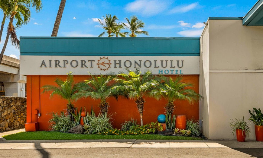 Image 2: Member Pricing: Exclusive Deals Hotel Near HNL Airport 