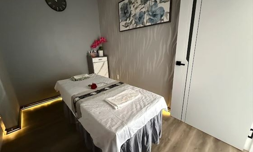 Image 4: Single or Couples Full Body Massages: 60, 90 or 120 Minutes