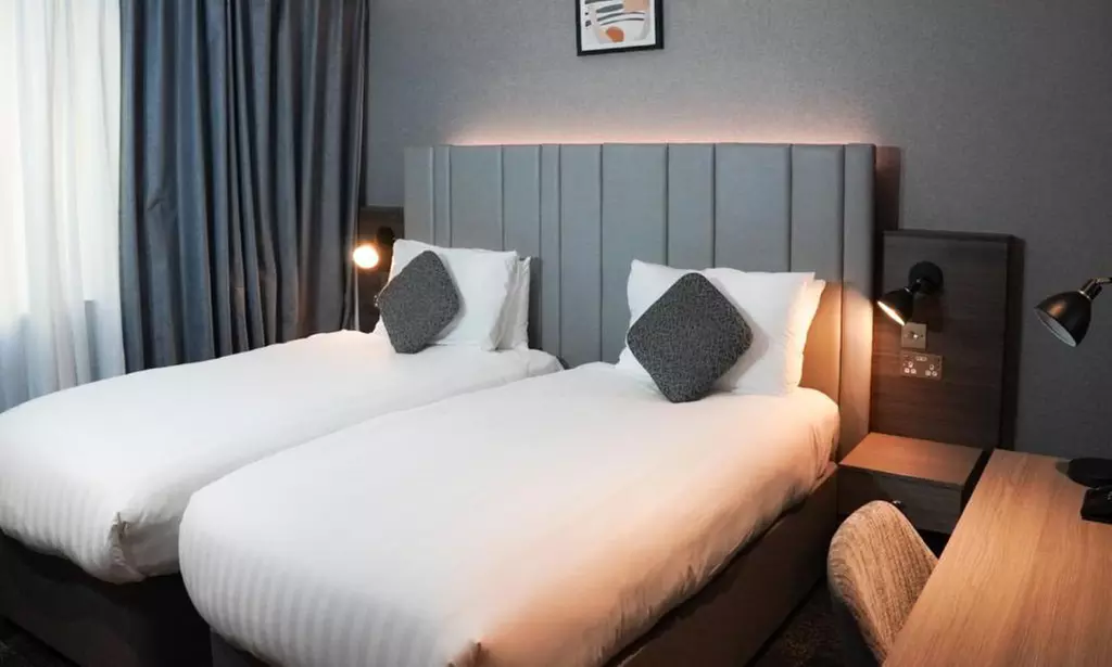 Kingston: One or Two Nights Stay