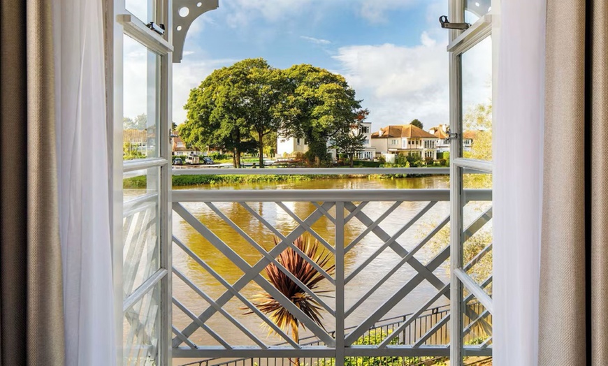 Image 6: Surrey: Classic Double Room/Double River View Room for Two