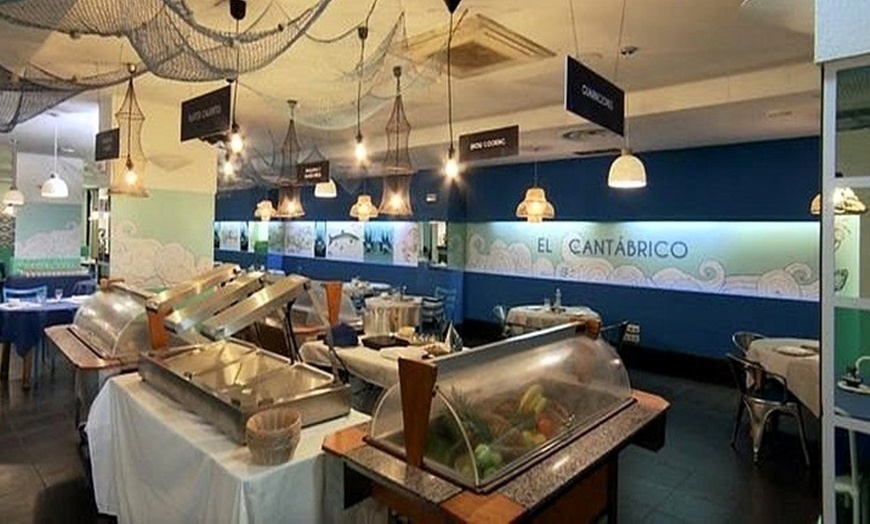 Image 6: Buffet libre de mariscos y pescados para 2 o 4 con bebidas 