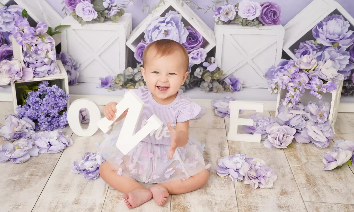 15/30 Min In-Studio Photo Session with 1 or 2 Digital Images at LaLa Photography Portland(Up To 62% Off)