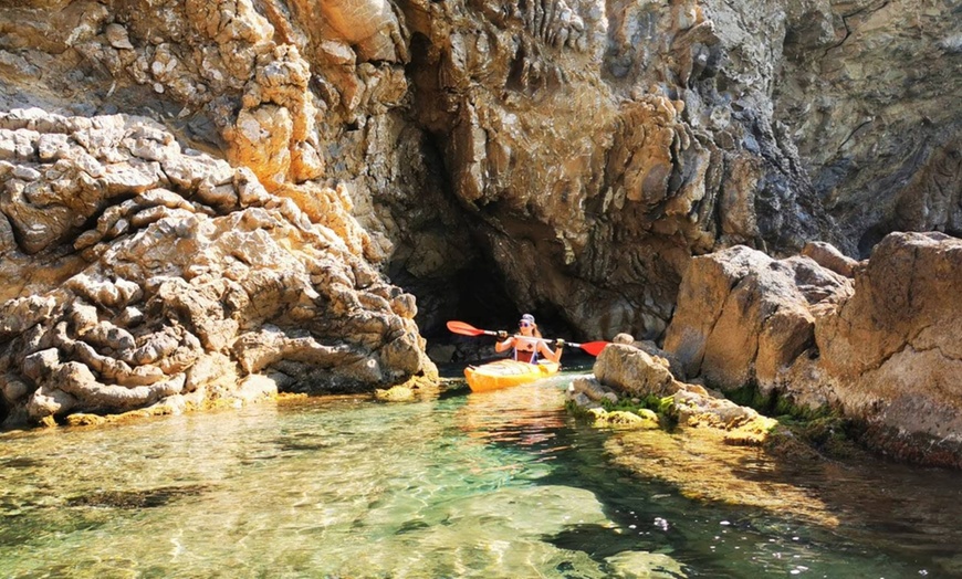 Image 1: Ruta en kayak y snorquel en las calas de Villajoyosa para 1, 2, 4 u 8