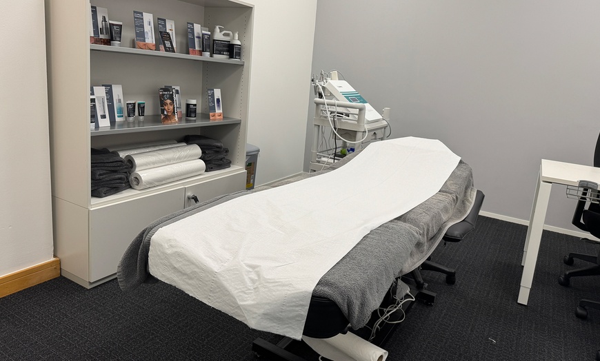 Image 3: Enhance Your Skin with 30, 60 or 90 Minute Hydrofacial 