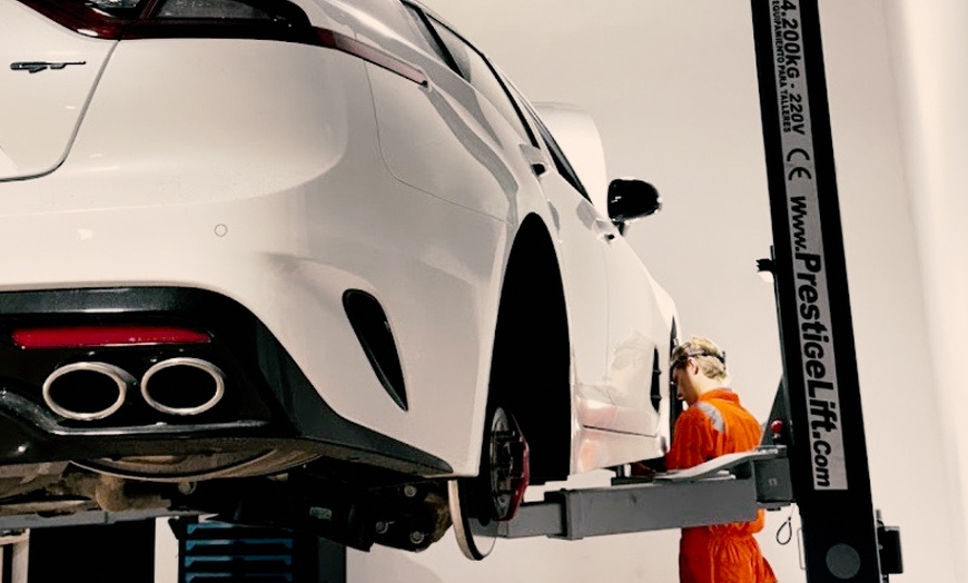 Image 1: Сambio de aceite Castrol Sintético 5W30 y de hasta 4 filtros Mann