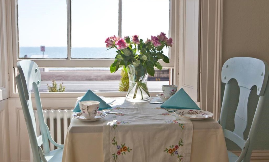 Image 8: Dorset: Double Room with Cocktail and Cream Tea