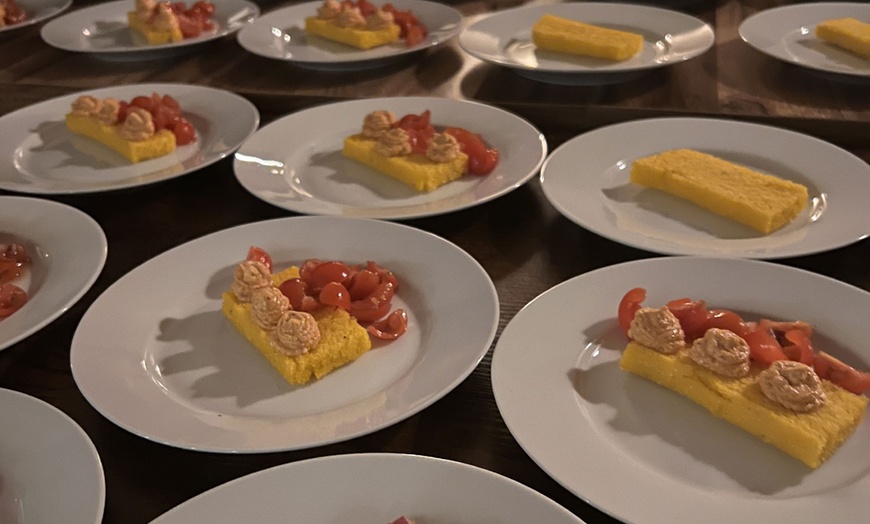 Image 8: Ticket: Faszinierendes Show Dinner inkl. 3-Gänge-Menü, Show & Getränk