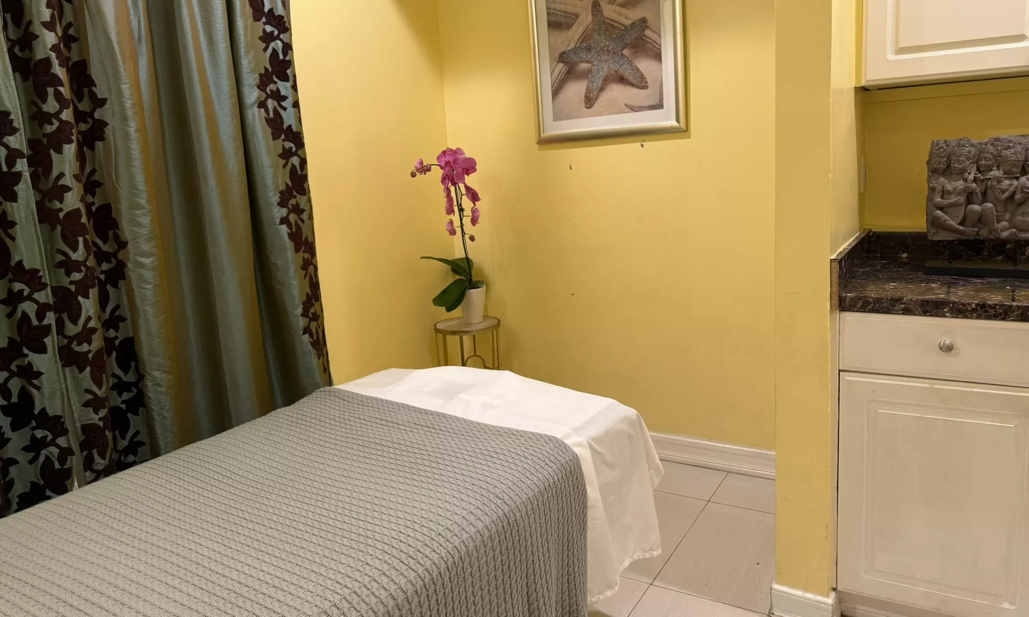 60 or 90-Min Choice of Swedish, Deep Tissue / Thai Combination Massage