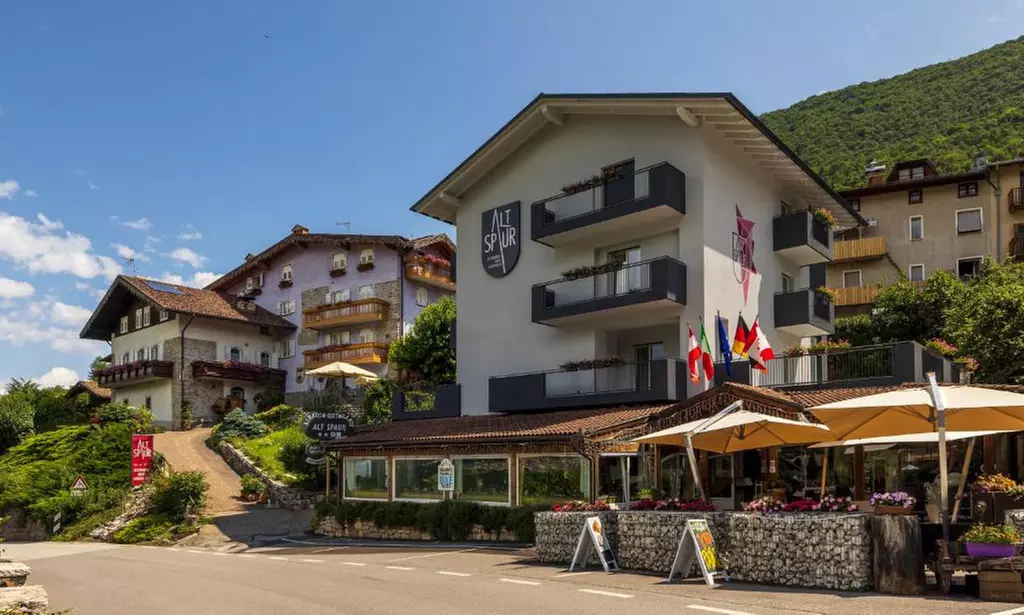 Trentino: 1 o 2 notti con colazione, aperitivo o cena per 2