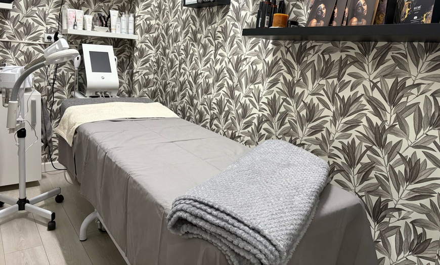Image 6: 1 o 2 sesiones de Dermapen facial con cóctel de vitaminas para 1