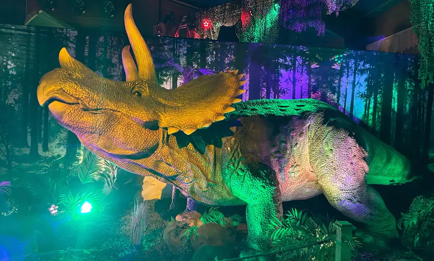 Image 1: Deze zomer dino's gespot in Rotterdam: tickets voor World of Dinos