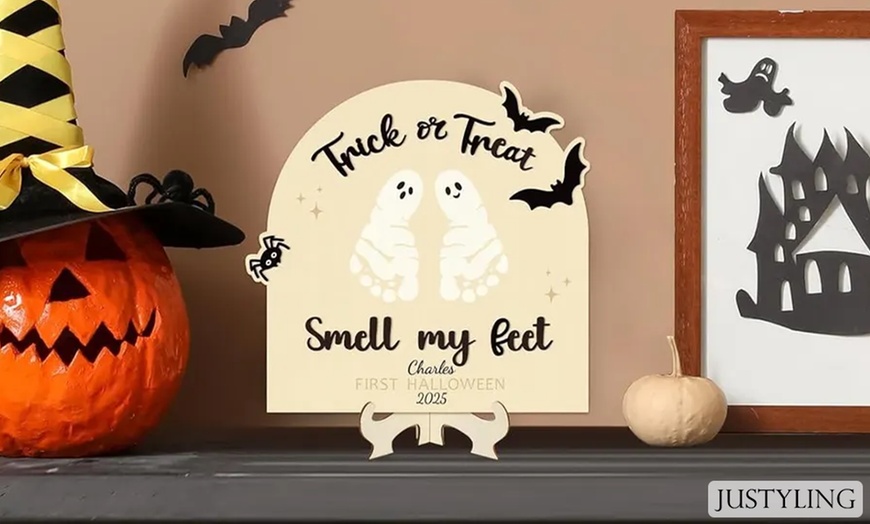 Image 4: Cuadro decorativo de Halloween familiar personalizable con nombres