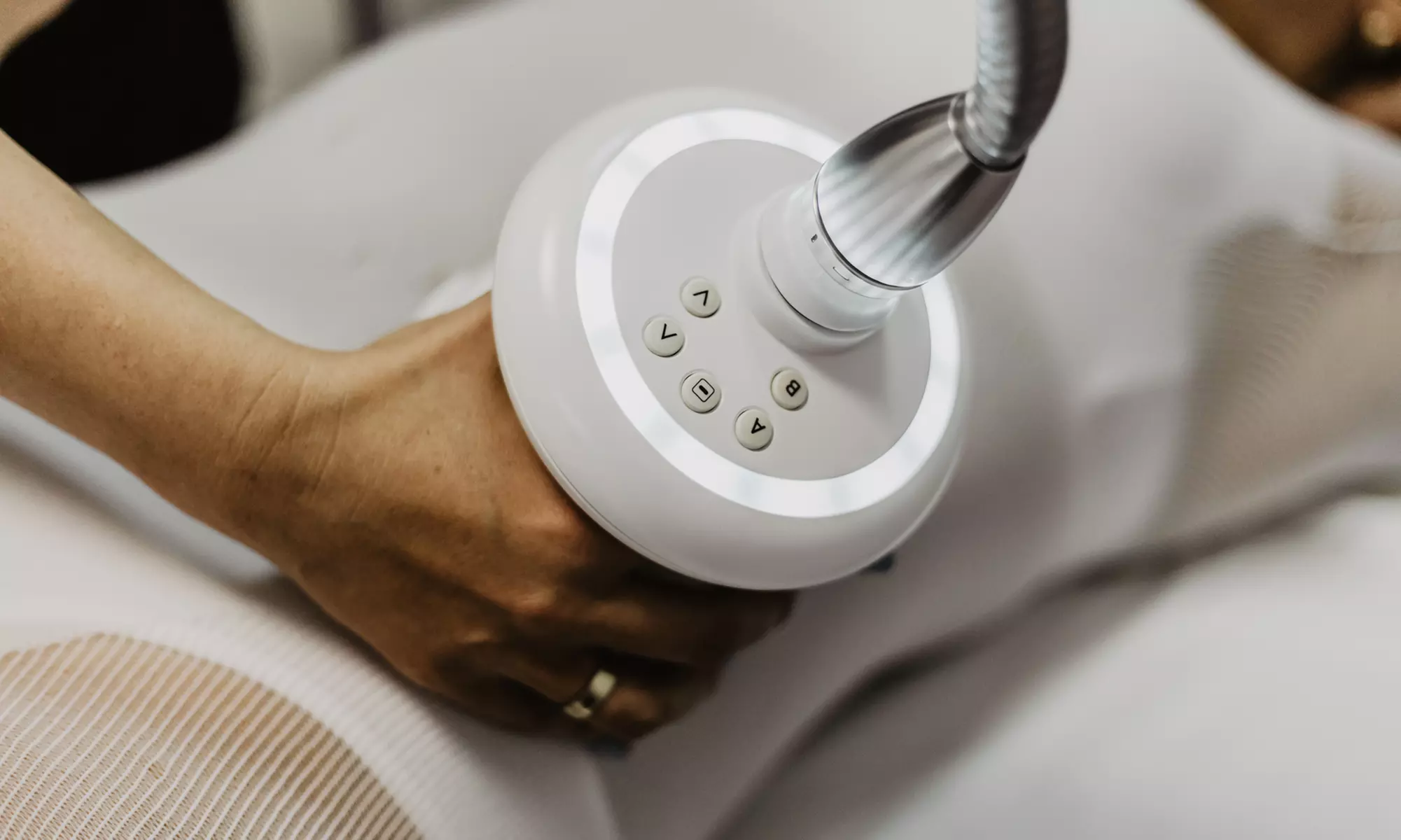 Do 45% zniżki na Endermologia w Salon kosmetyczny Klinika Urody i Spa