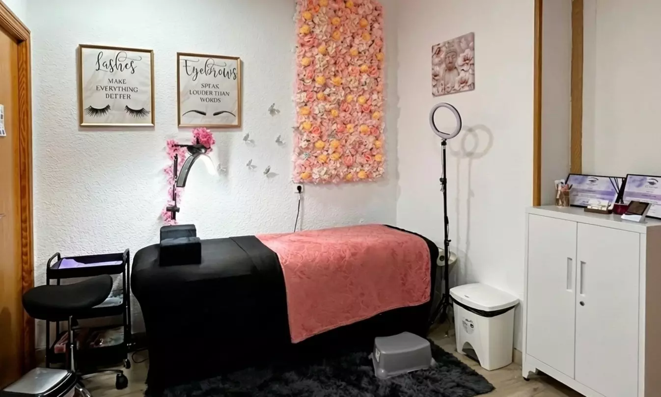 Extensiones de pestañas pelo a pelo con volúmenes clásico, 3D y Mega